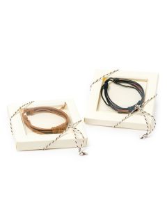 Two-tone bracelet in assorted decorated box min.2