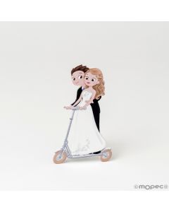 Wooden figure with adhesive bride and groom in scooter 7,5cm